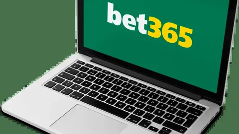 博多格林特小组赛第3轮6-1横扫罗马，轮换过多致罗马惨败